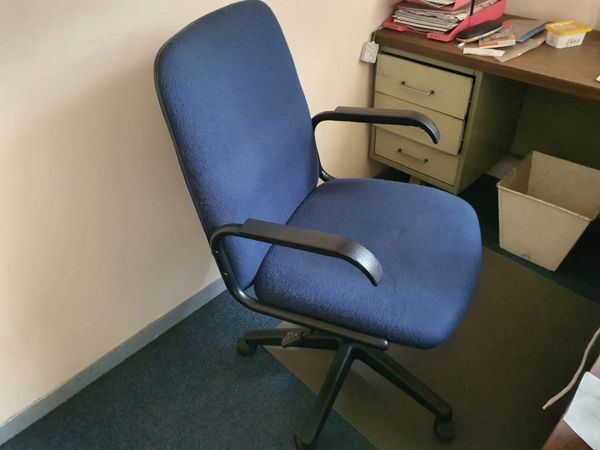 ~/upload/Lots/148239/AdditionalPhotos/74c6big5migrm/office Chair 3_t600x450.jpg